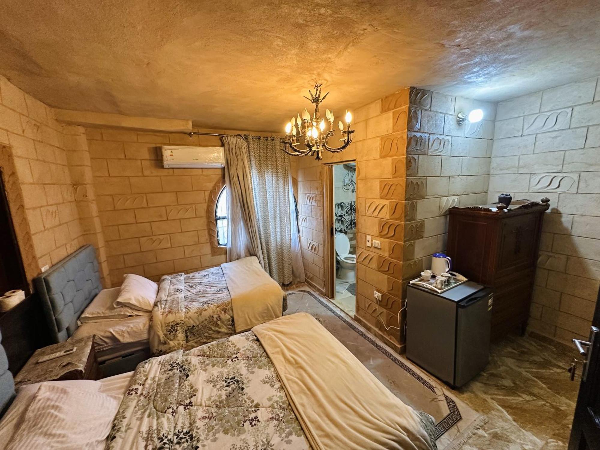 Chez L'Ami Hotel Kafrat al Jabal ภายนอก รูปภาพ